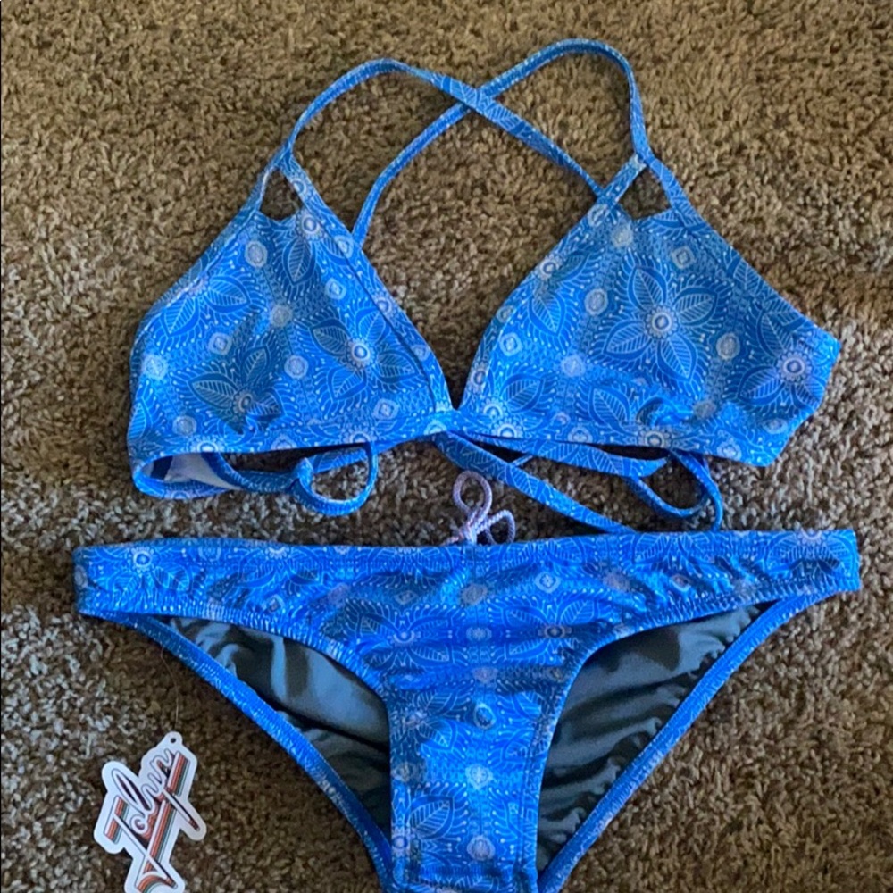 Jolyn bikini